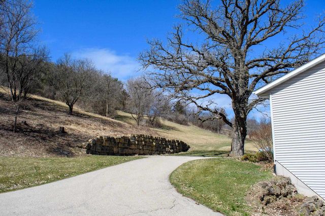 3265 Bergum Road, Mount Horeb, WI 53572