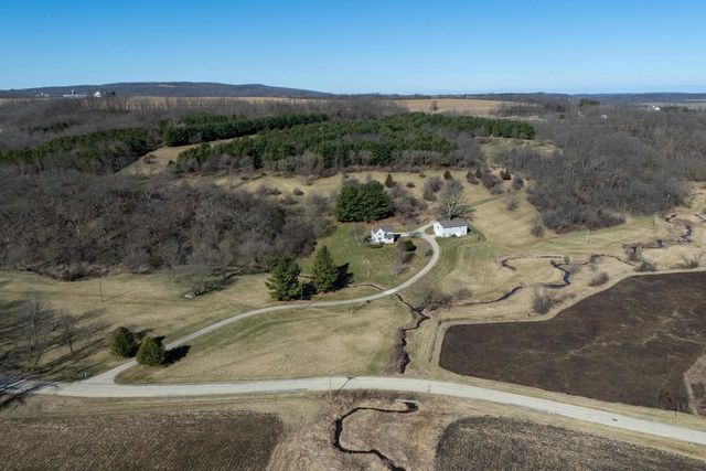 3265 Bergum Road, Mount Horeb, WI 53572