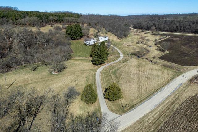 3265 Bergum Road, Mount Horeb, WI 53572