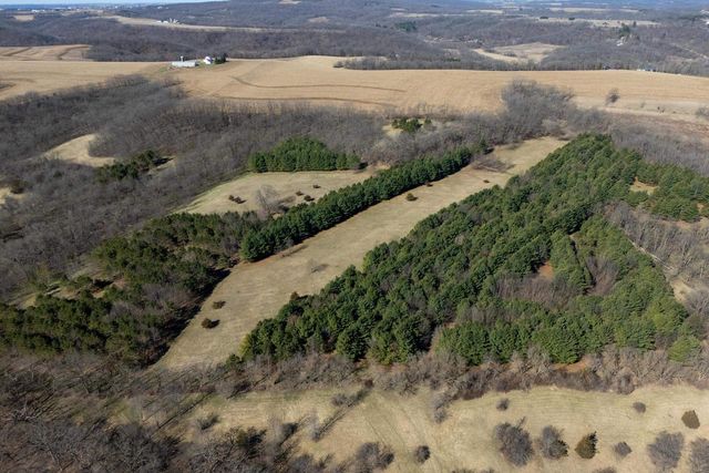 3265 Bergum Road, Mount Horeb, WI 53572