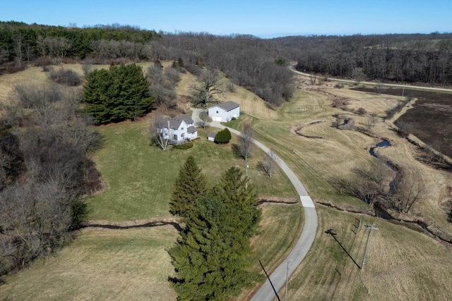 3265 Bergum Road, Mount Horeb, WI 53572