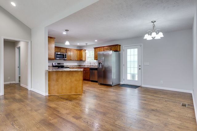 107 Doak St, Shelbyville, TN 37160