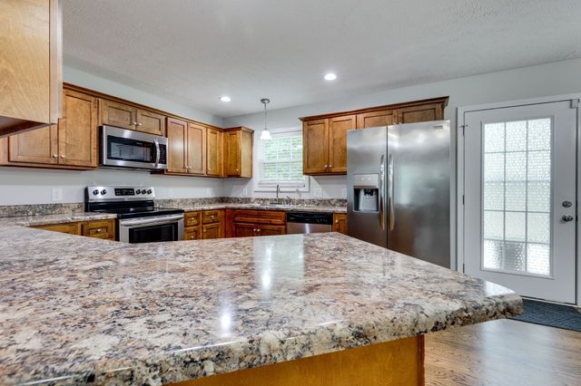 107 Doak St, Shelbyville, TN 37160