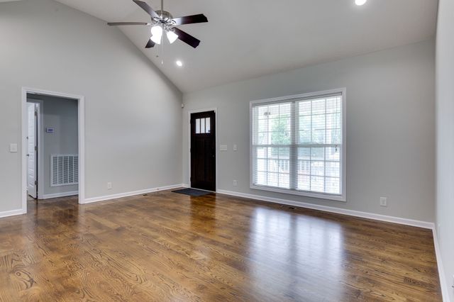 107 Doak St, Shelbyville, TN 37160