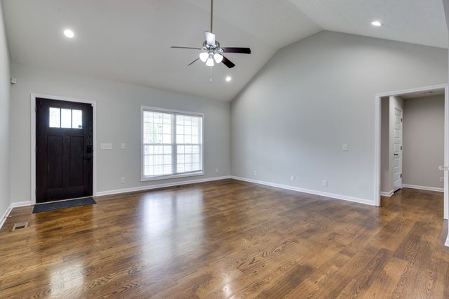 107 Doak St, Shelbyville, TN 37160