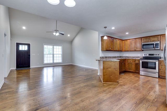 107 Doak St, Shelbyville, TN 37160