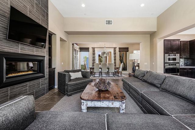 1911 Torchlight Lane, Palm Springs, CA 92264