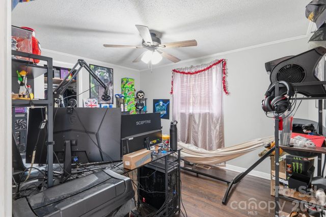 736 E 11th Street, Newton, NC 28658