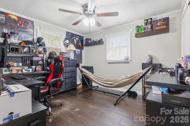 736 E 11th Street, Newton, NC 28658