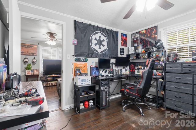 736 E 11th Street, Newton, NC 28658