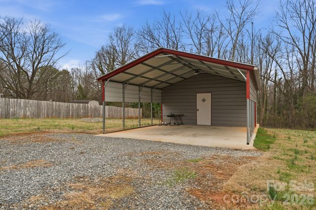 736 E 11th Street, Newton, NC 28658