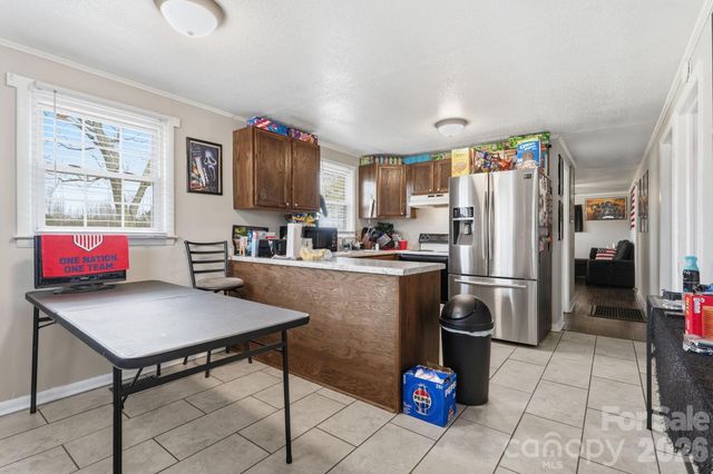 736 E 11th Street, Newton, NC 28658