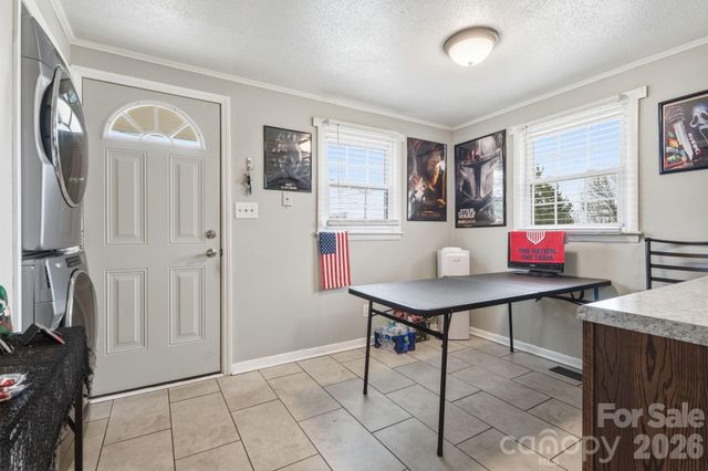 736 E 11th Street, Newton, NC 28658