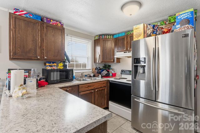 736 E 11th Street, Newton, NC 28658