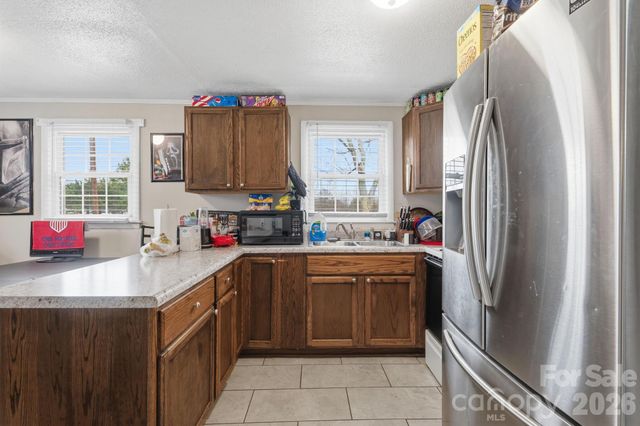 736 E 11th Street, Newton, NC 28658