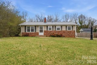 736 E 11th Street, Newton, NC 28658