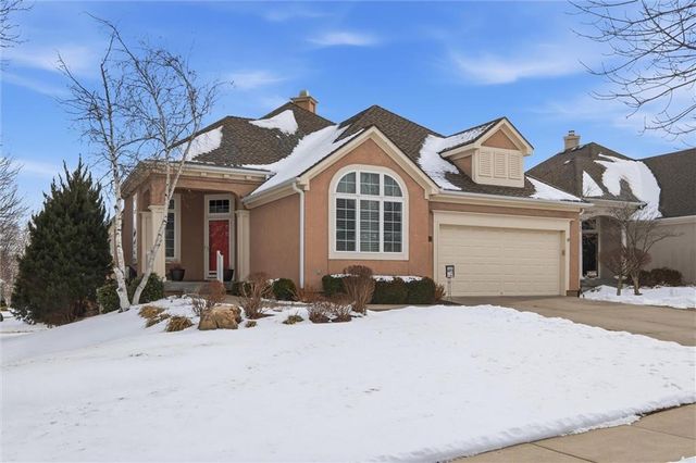 11813 S Hallet Street, Olathe, KS 66062