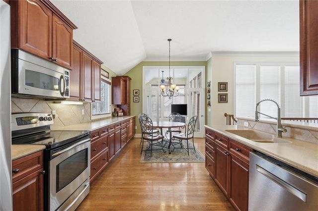 11813 S Hallet Street, Olathe, KS 66062