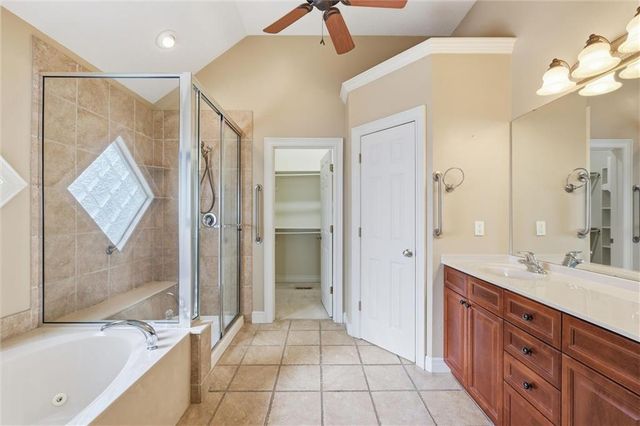 11813 S Hallet Street, Olathe, KS 66062