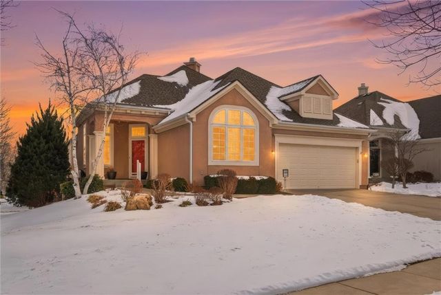 11813 S Hallet Street, Olathe, KS 66062