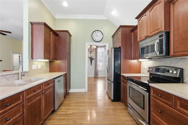 11813 S Hallet Street, Olathe, KS 66062