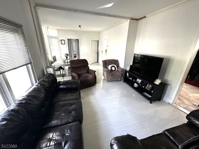126 Bartholdi Ave, Butler Boro, NJ 07405