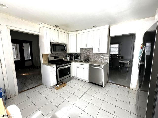 126 Bartholdi Ave, Butler Boro, NJ 07405
