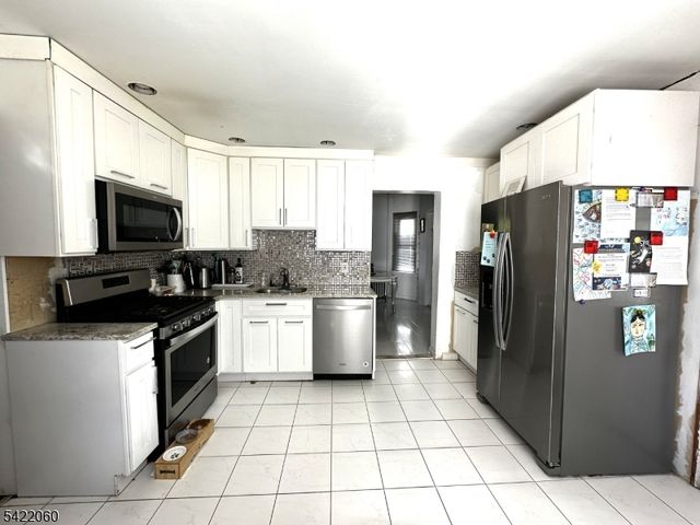 126 Bartholdi Ave, Butler Boro, NJ 07405