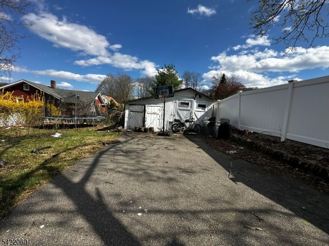 126 Bartholdi Ave, Butler Boro, NJ 07405