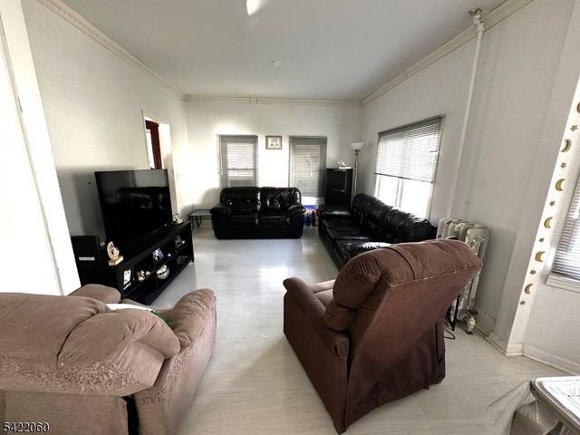 126 Bartholdi Ave, Butler Boro, NJ 07405