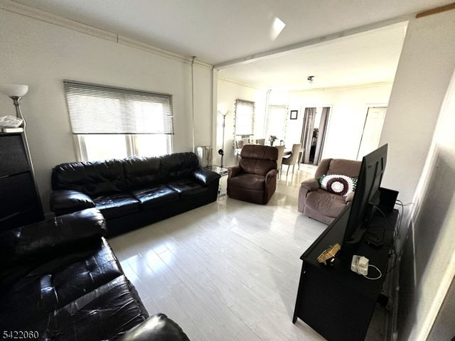 126 Bartholdi Ave, Butler Boro, NJ 07405