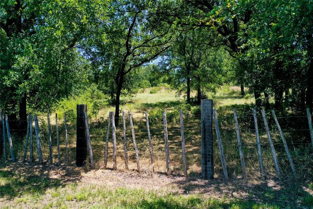1750 S Fm 372, Gainesville, TX 76240