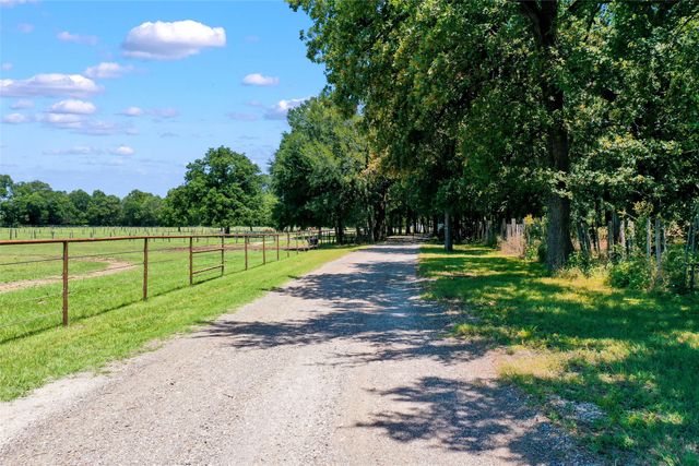 1750 S Fm 372, Gainesville, TX 76240