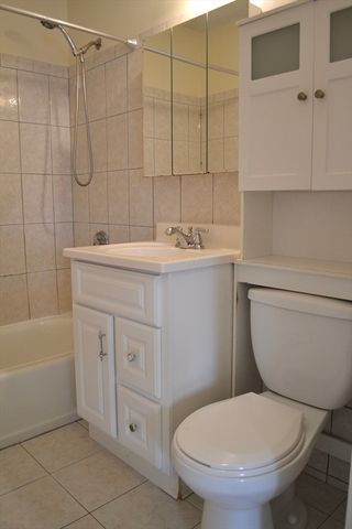 4 Universal Street 12, Framingham, MA 01702