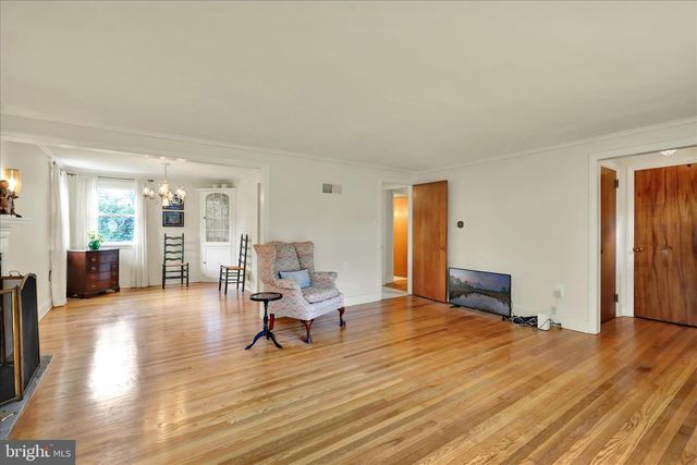 36 PEACOCK DR, Lancaster, PA 17601
