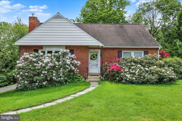 36 PEACOCK DR, Lancaster, PA 17601