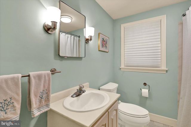 36 PEACOCK DR, Lancaster, PA 17601