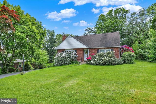 36 PEACOCK DR, Lancaster, PA 17601