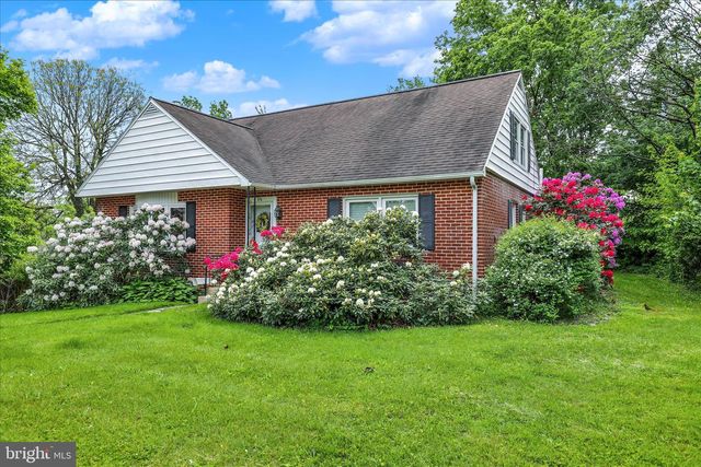 36 PEACOCK DR, Lancaster, PA 17601