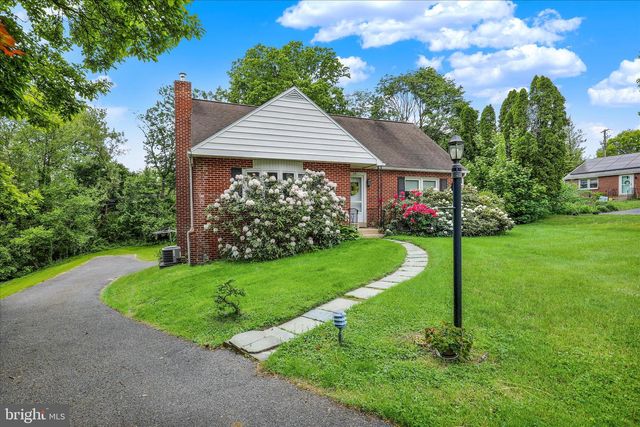36 PEACOCK DR, Lancaster, PA 17601