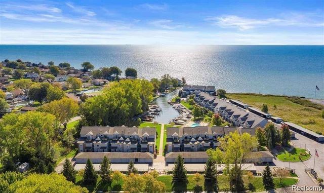 37810 Jefferson Avenue, Harrison Charter Township, MI 48045