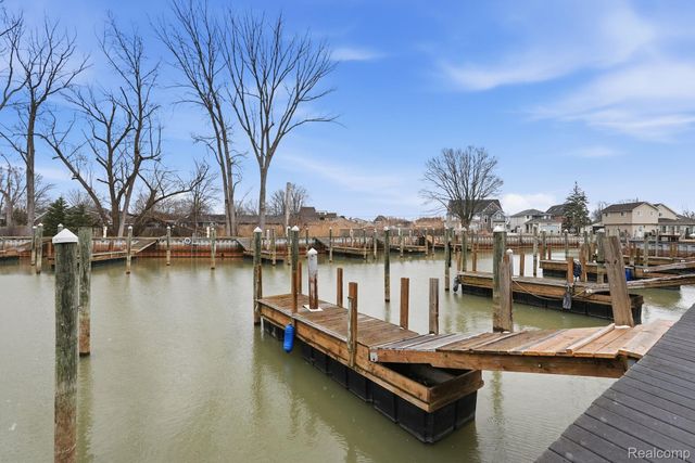 37810 Jefferson Avenue, Harrison Charter Township, MI 48045