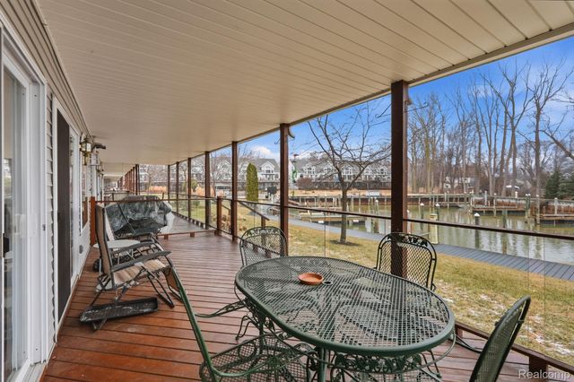 37810 Jefferson Avenue, Harrison Charter Township, MI 48045