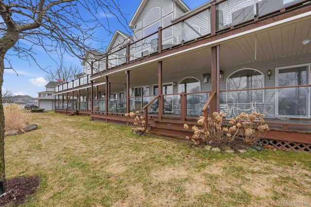 37810 Jefferson Avenue, Harrison Charter Township, MI 48045