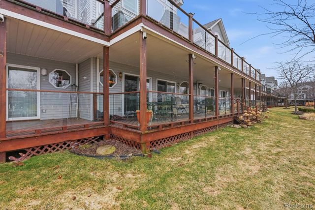 37810 Jefferson Avenue, Harrison Charter Township, MI 48045