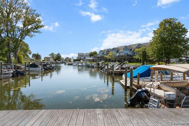 37810 Jefferson Avenue, Harrison Charter Township, MI 48045