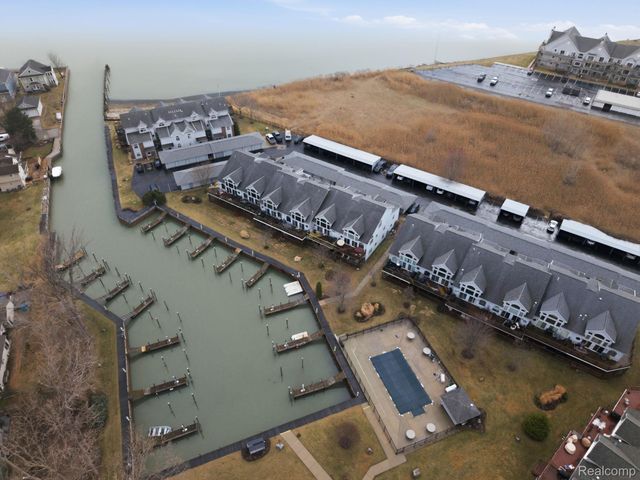 37810 Jefferson Avenue, Harrison Charter Township, MI 48045