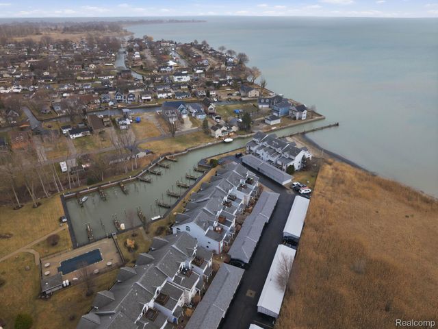 37810 Jefferson Avenue, Harrison Charter Township, MI 48045