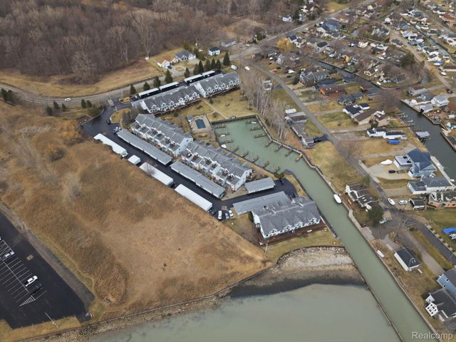 37810 Jefferson Avenue, Harrison Charter Township, MI 48045