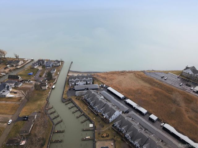 37810 Jefferson Avenue, Harrison Charter Township, MI 48045